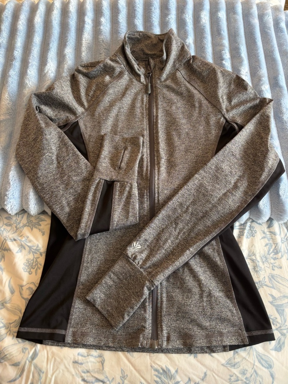 Women’s Gray & Black Full-Zip Athletic Jacket - XS